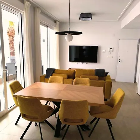 Sunny Coast Apt. 3br, 2baths, Ac & Heated Pool * Torrevieja