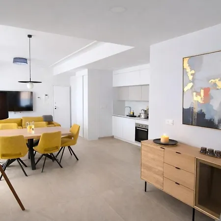 Sunny Coast Apt. 3br, 2baths, Ac & Heated Pool