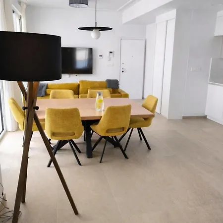 Sunny Coast Apt. 3br, 2baths, Ac & Heated Pool Torrevieja