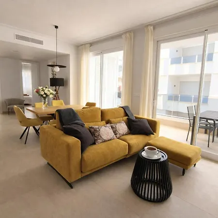 Sunny Coast Apt. 3br, 2baths, Ac & Heated Pool * Torrevieja